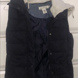 Dark blue vest
